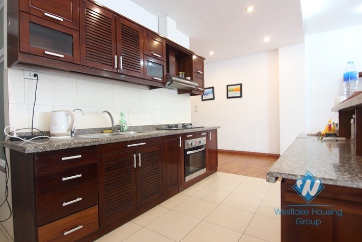Lake view apartment for rent on Tran Vu, Truc Bach, Ba Dinh